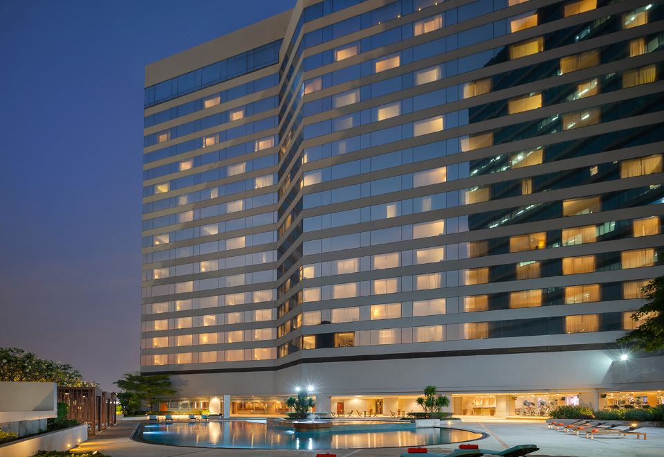 Bangkok Cha-Da HotelOver view