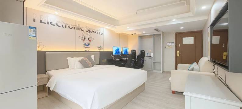 优恩电竞酒店(重庆弹子石国际社区店)图片