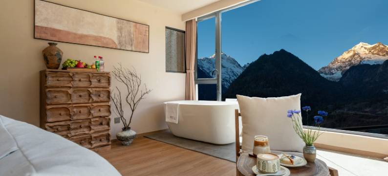 雨崩愈见山·雪山民宿图片