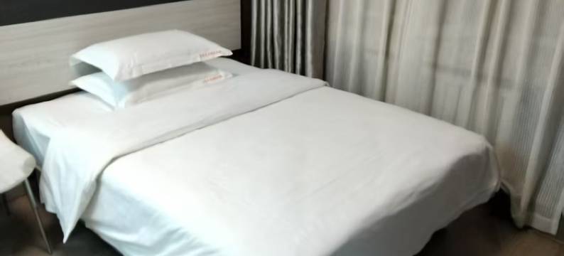 壹家美辰商务宾馆(乌鲁木齐劳动街店)图片