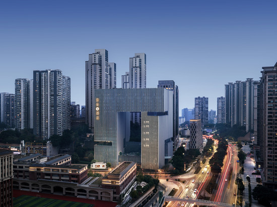 重庆两江新区新牌坊亚朵S酒店