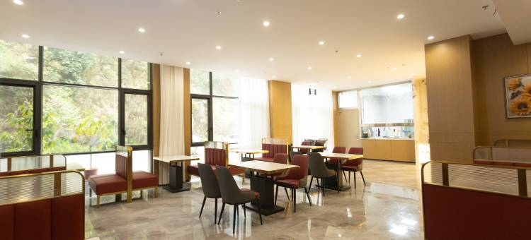 亚悦酒店(池州石台环马鞍山路店)图片