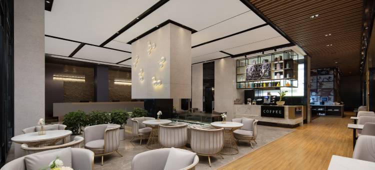 六月酒店(武汉黄鹤楼音乐学院店)图片