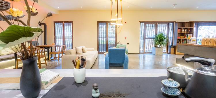 坐忘里·观峦民宿(武当山南岩景区店)图片