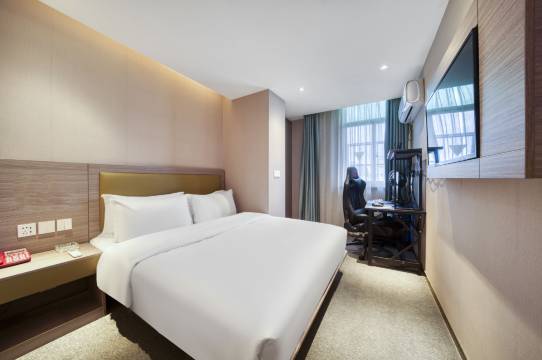 亚信电竞民宿(上海普陀大渡河路店)