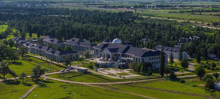 那拉提金陵山庄图片