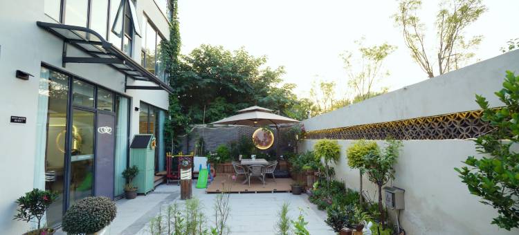 花开雅墅亲子客栈(万岁山武侠城店)图片