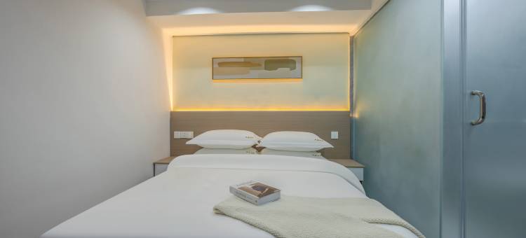 华安轻奢影音式公寓(宁波老外滩店)图片