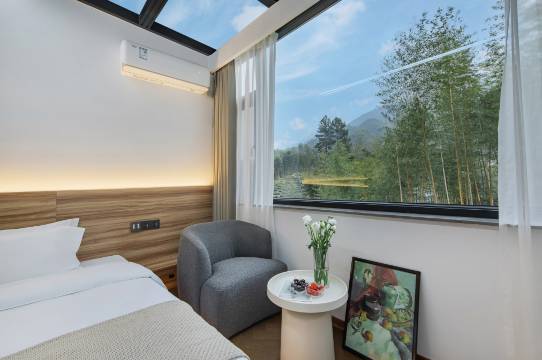 安吉坡上·春晓星空泳池Rustic Luxury美宿(龙王山峡谷漂流店)图片