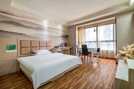 夜梦主题酒店(贵阳花果园购物中心店)