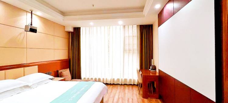 纽宾凯爱优智能酒店(武汉金融港北站地铁站店)图片