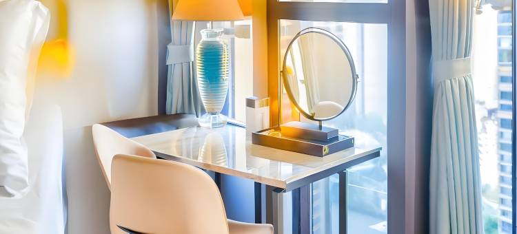 铂斯登·云端雅居(深圳京基滨河时代下沙地铁站店)图片