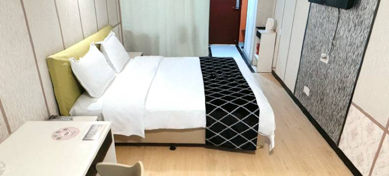 和平宾馆(深圳北站白石龙地铁站店)图片