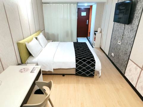 和平宾馆(深圳北站白石龙地铁站店)