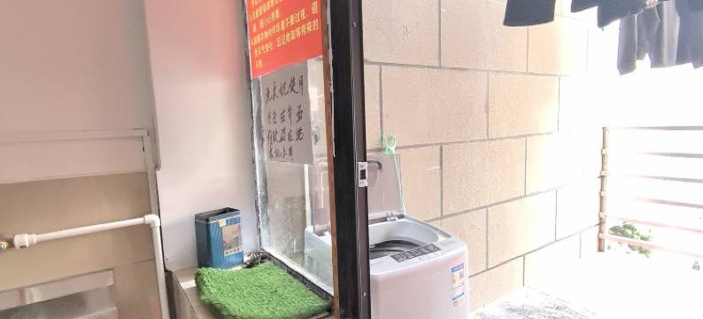 温馨青旅民宿(武宁路地铁站店)图片