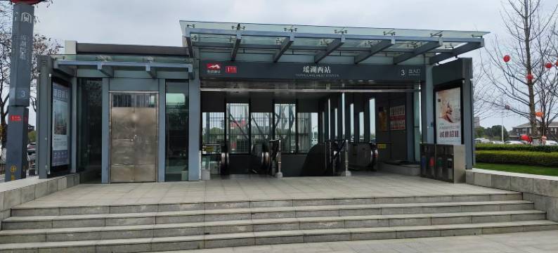 菲悦·轻奢loft影院公寓酒店(南昌瑶湖江西师范大学店)图片