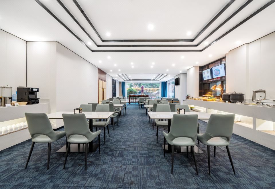 Seashine Hotel (Xiamen Railway Station) Hotel Overview