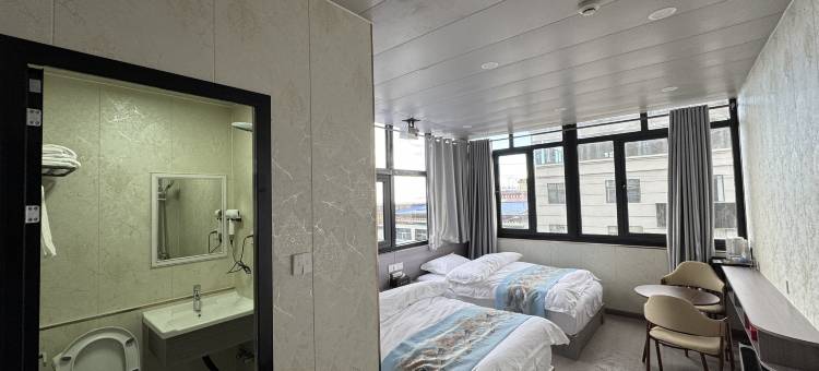 冈仁波齐金山客栈图片