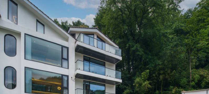 安吉山隐逸宿·Villa纯白设计师私汤温泉度假美宿(余村店)图片