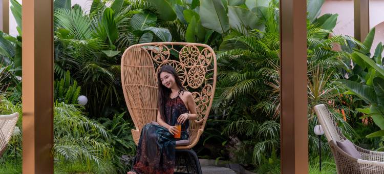 晖廷云居高空泳池度假酒店(西双版纳景洪告庄西双景星光夜市店)图片