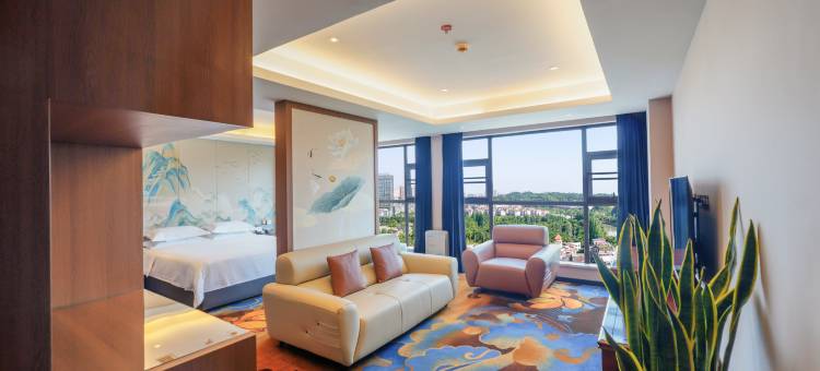 乐山广寒宫酒店(乐山高铁站嘉兴路美食街店)图片