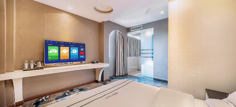 V+精品主题酒店(兴仁广场振兴大道店)图片