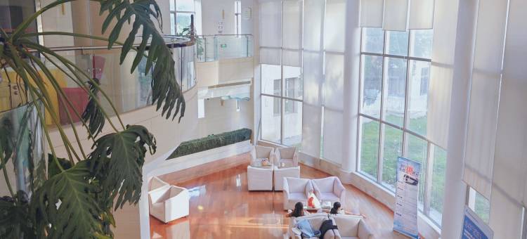 烟台东方海天归滨酒店(渔人码头景区第二海水浴场店)图片