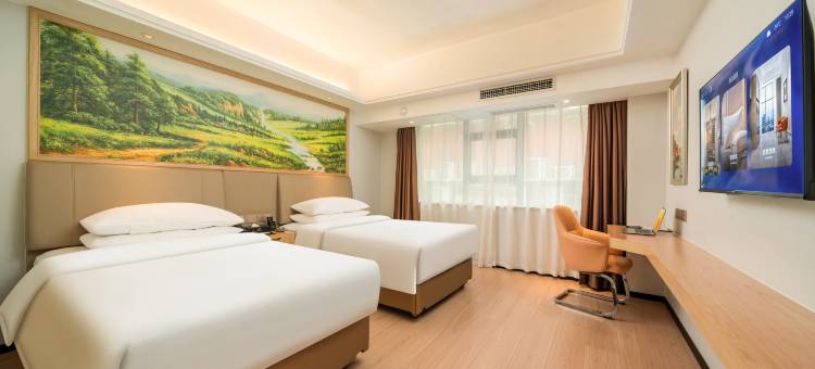 维也纳国际酒店(湛江保利原点广场渔人码头店)图片