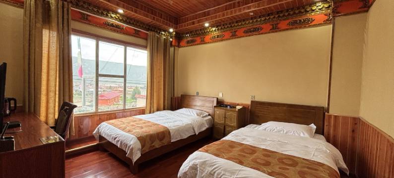 玉隆雪山酒店图片