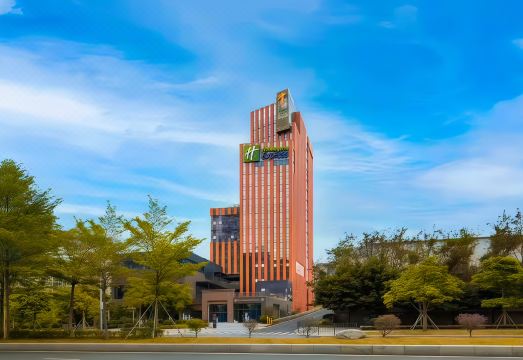 深圳北站智选假日酒店外景图
