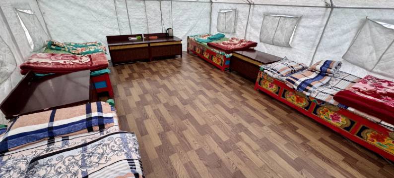 新都桥立启河边民宿图片