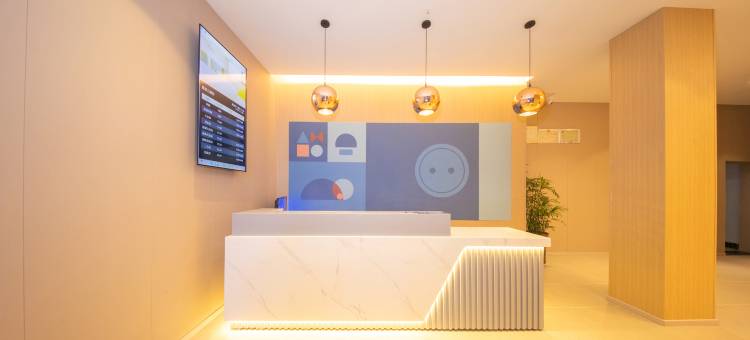 雅居云酒店(湖北汽车工业学院店)图片