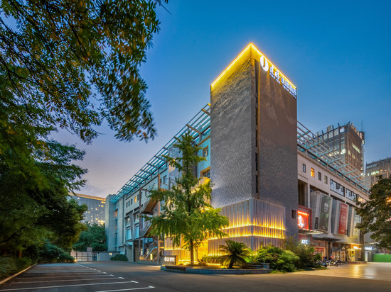 建国璞隐酒店(杭州钱江新城庆春广场地铁站店)