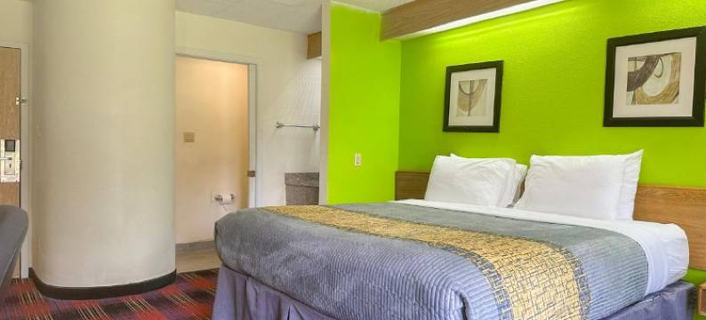 美国路孟菲斯I 240镇屋经典旅馆(Classic Inn by Townhouse American Way Memphis I 240)图片