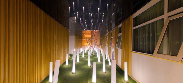 H水晶酒店(西安钟鼓楼五路口地铁站店)图片