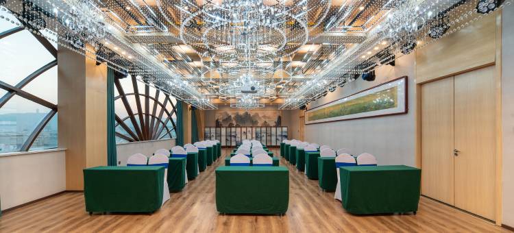 淄博•花盛国际酒店(红叶柿岩博山店)图片