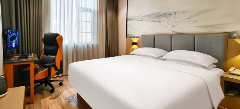 本色电竞酒店(荆门民主历史文化街洪源建材店)图片