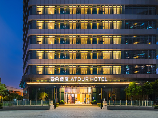 上海大宁市北高新园区亚朵酒店