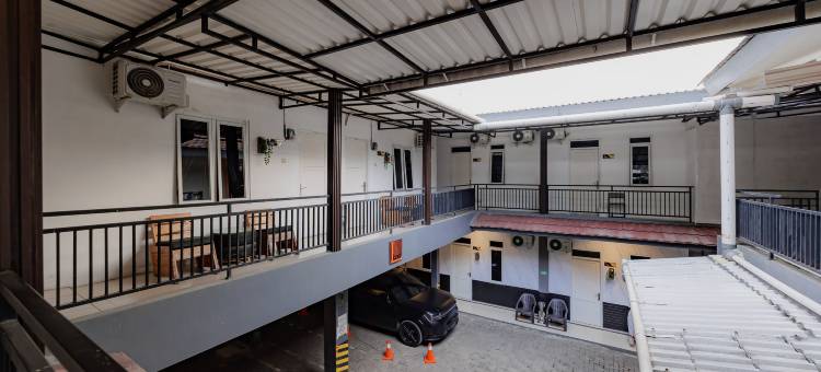 红多兹酒店-近茂物出口(RedDoorz near Exit Toll Bogor)图片