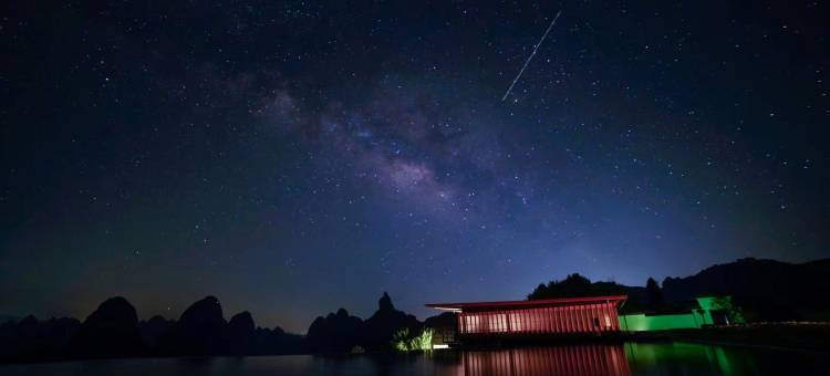 阳朔画山云舍图片