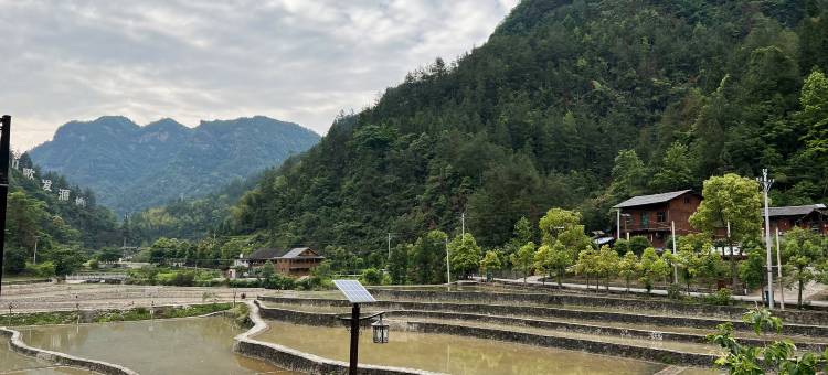 重庆溪畔晓荷主题民宿图片