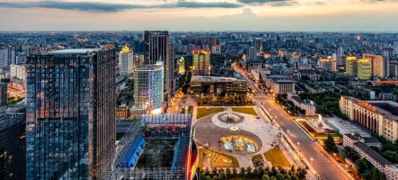 成都太古里天府广场地铁站亚朵酒店图片