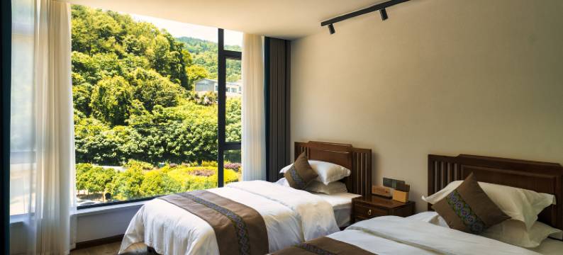 Z+巴山恋悬崖民宿图片