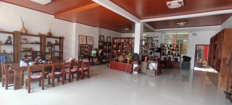 丹霞山聚客居图片