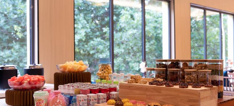 陌上轻居酒店(北戴河老虎石海上公园店)图片