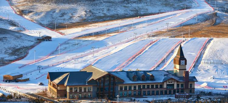 乌兰察布日光草原大河湾度假酒店图片