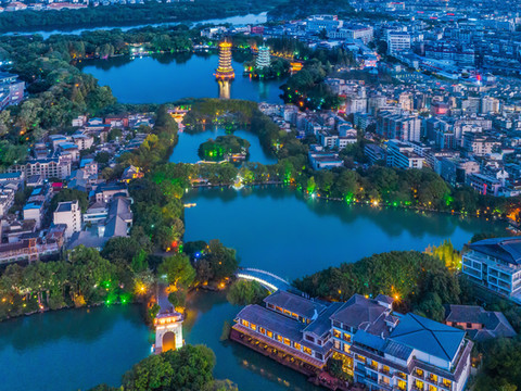 桂林白公馆酒店(象鼻山两江四湖店)