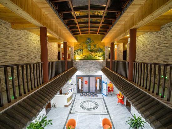 七彩丹霞辰业酒店