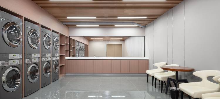 彭州雅阁酒店(彭州市政府沃尔玛广场店)图片