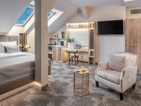 阿德雷兹大师酒店